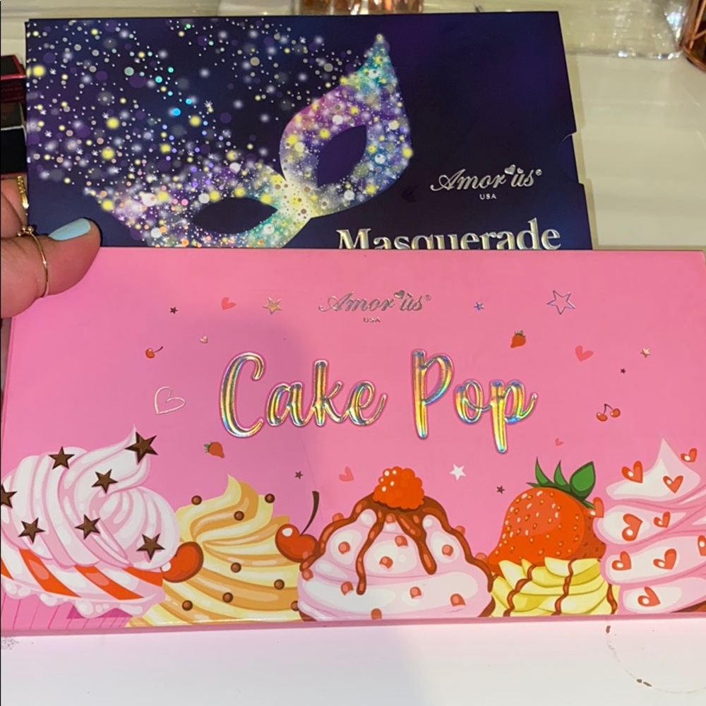 Amor Us MakeUp Palettes